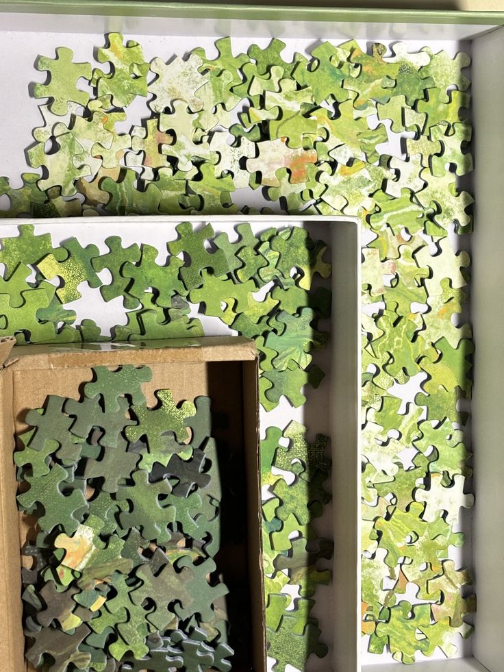 500 piece puzzle seren art green